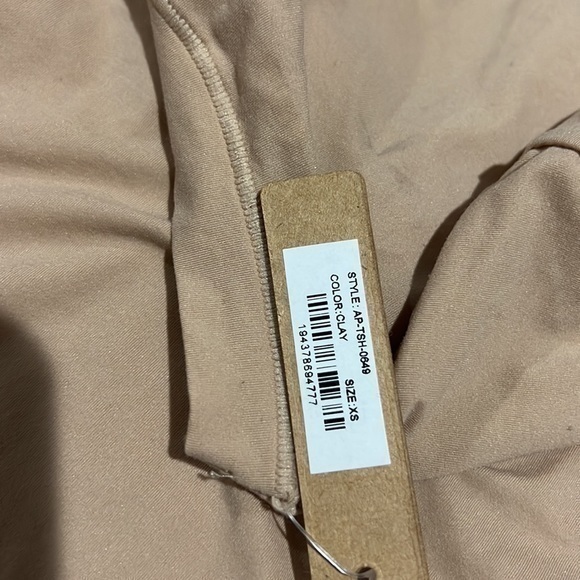 Skims Fit Everybody T-Shirt - Picture 6 of 8